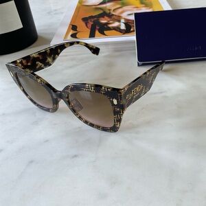 Fendi Roma sunglasses